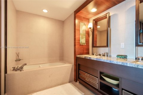 Condominio en venta en Miami Beach, Florida, 2 dormitorios, 100.71 m2 № 1970943 - foto 26