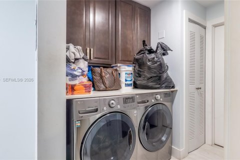 Купить виллу или дом в Уэст-Палм-Бич, Флорида 3 спальни, 123.75м2, № 2019897 - фото 11