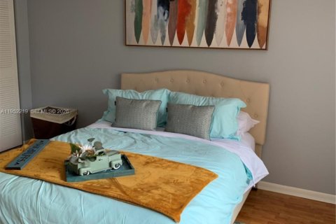 Купить виллу или дом в Уэст-Палм-Бич, Флорида 3 спальни, 123.75м2, № 2019897 - фото 10