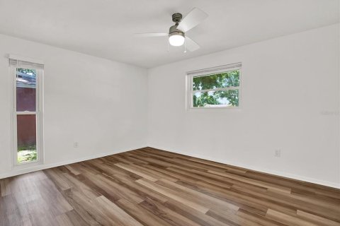 House in Largo, Florida 2 bedrooms, 90.21 sq.m. № 1792250 - photo 10