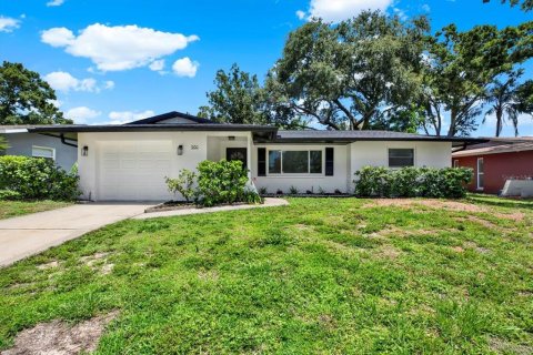 House in Largo, Florida 2 bedrooms, 90.21 sq.m. № 1792250 - photo 1