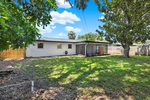 House in Largo, Florida 2 bedrooms, 90.21 sq.m. № 1792250 - photo 18