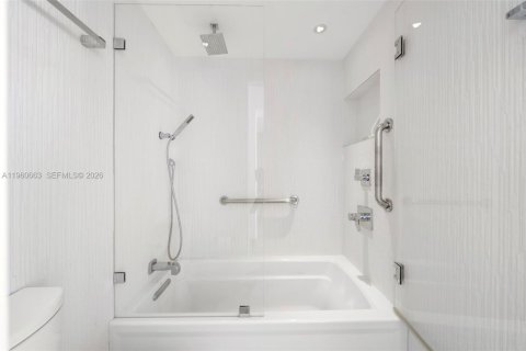 Купить кондоминиум в Майами-Бич, Флорида 2 спальни, 96.8м2, № 2023605 - фото 19