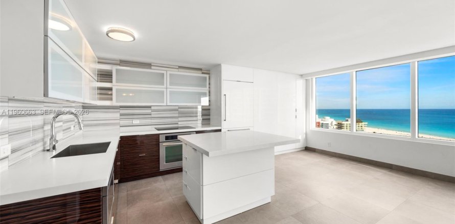 Кондоминиум с 2 спальнями в Майами-Бич, Флорида № 2023605