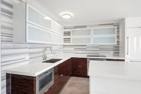 Купить кондоминиум в Майами-Бич, Флорида 2 спальни, 96.8м2, № 2023605 - фото 9