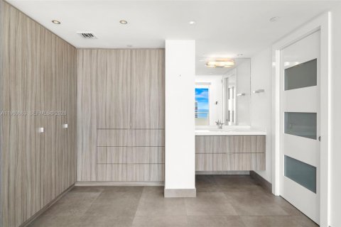 Купить кондоминиум в Майами-Бич, Флорида 2 спальни, 96.8м2, № 2023605 - фото 16