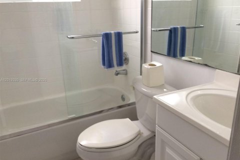 Copropriété à louer à Key Biscayne, Floride: 2 chambres, 108.7 m2 № 2256680 - photo 18