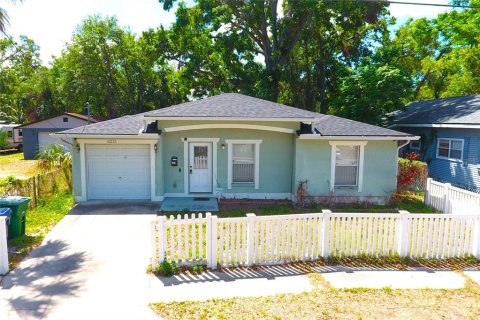 House in Tampa, Florida 3 bedrooms, 117.43 sq.m. № 1591696 - photo 28