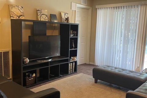 House in Tampa, Florida 3 bedrooms, 117.43 sq.m. № 1591696 - photo 7