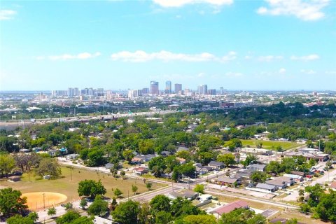 House in Tampa, Florida 3 bedrooms, 117.43 sq.m. № 1591696 - photo 26