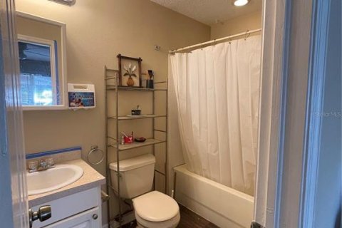 House in Tampa, Florida 3 bedrooms, 117.43 sq.m. № 1591696 - photo 20