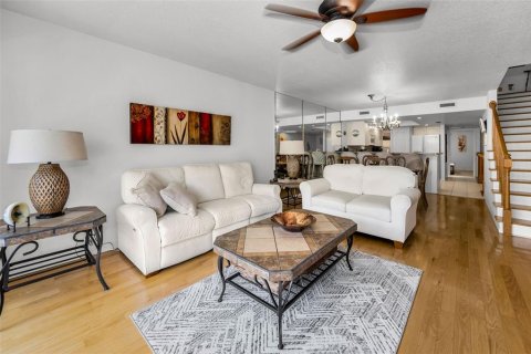Townhouse in Seminole, Florida 4 bedrooms, 206.99 sq.m. № 1734993 - photo 23