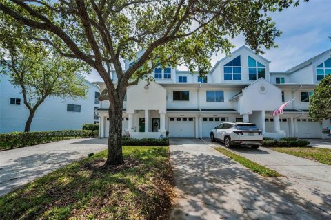 Townhouse in Seminole, Florida 4 bedrooms, 206.99 sq.m. № 1734993 - photo 10