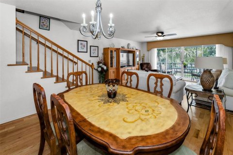 Townhouse in Seminole, Florida 4 bedrooms, 206.99 sq.m. № 1734993 - photo 26