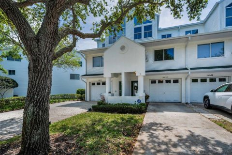 Townhouse in Seminole, Florida 4 bedrooms, 206.99 sq.m. № 1734993 - photo 8
