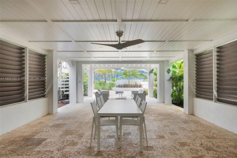 House in Marathon, Florida 5 bedrooms, 279.73 sq.m. № 2012658 - photo 27