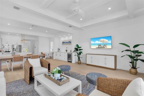 House in Marathon, Florida 5 bedrooms, 279.73 sq.m. № 2012658 - photo 13