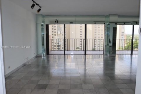 Condominio en venta en Miami, Florida, 2 dormitorios, 181.16 m2 № 1982532 - foto 2