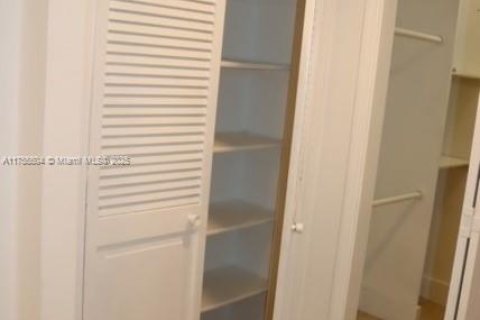 Condominio en venta en Miami, Florida, 2 dormitorios, 181.16 m2 № 1982532 - foto 9