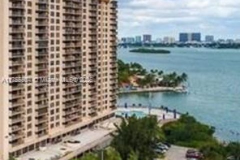 Condominio en venta en Miami, Florida, 2 dormitorios, 181.16 m2 № 1982532 - foto 24