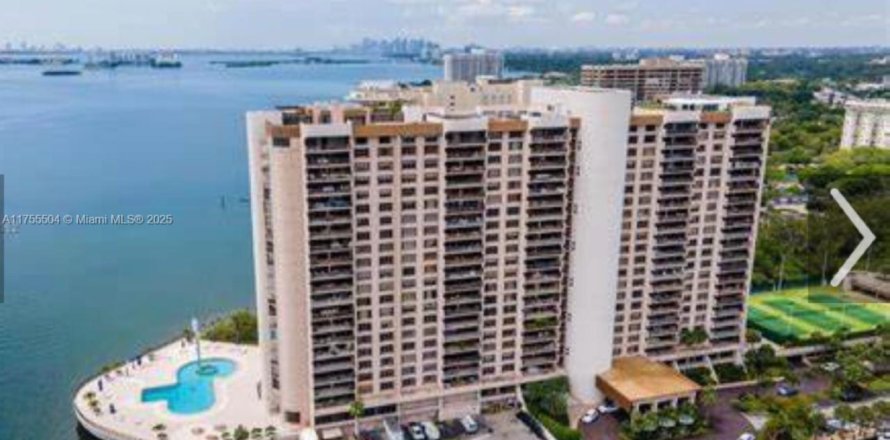 Condominio en Miami, Florida, 2 dormitorios № 1982532