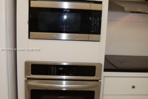 Condominio en venta en Miami, Florida, 2 dormitorios, 181.16 m2 № 1982532 - foto 16