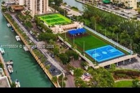 Condominio en venta en Miami, Florida, 2 dormitorios, 181.16 m2 № 1982532 - foto 25