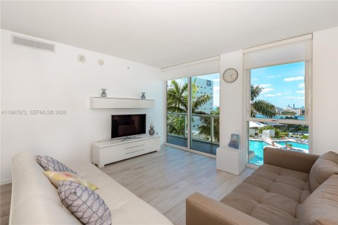 Condo in Miami, Florida, 1 bedroom  № 2048961 - photo 22