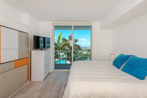 Condo in Miami, Florida, 1 bedroom  № 2048961 - photo 15