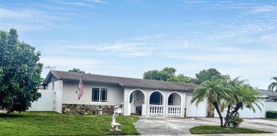 Casa en Miami, Florida 3 dormitorios, 89.37 m2 № 1845754