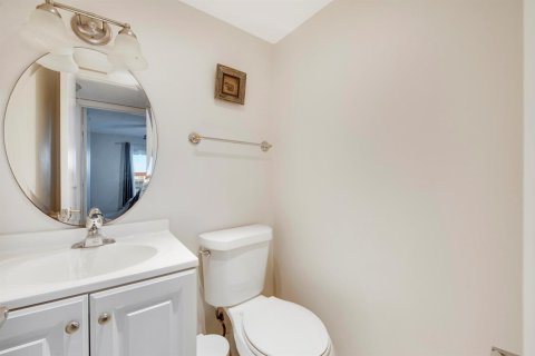 Copropriété à vendre à Palm Springs, Floride: 2 chambres, 80.36 m2 № 2258146 - photo 16