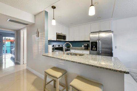 Copropriété à vendre à Palm Springs, Floride: 2 chambres, 80.36 m2 № 2258146 - photo 7