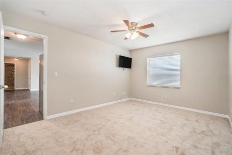 House in Tampa, Florida 3 bedrooms, 123.19 sq.m. № 1822265 - photo 12