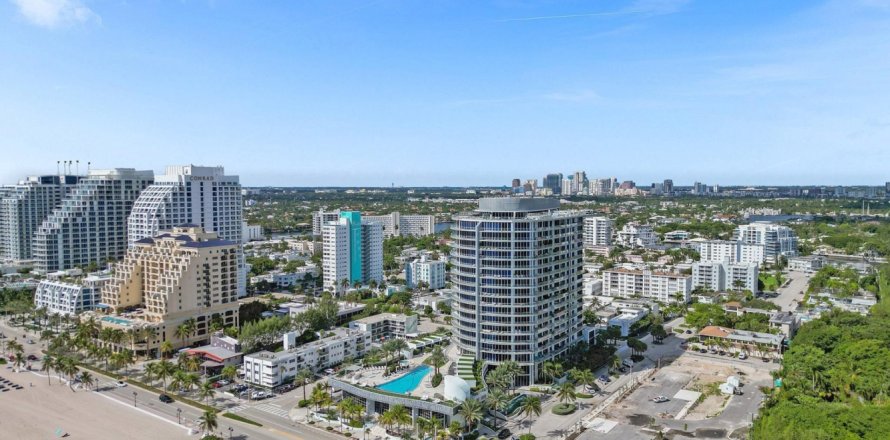 Condominio en Fort Lauderdale, Florida, 3 dormitorios № 747042