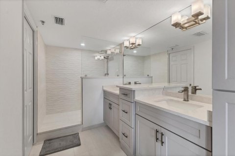 Condo in Placida, Florida, 3 bedrooms № 2097659 - photo 20