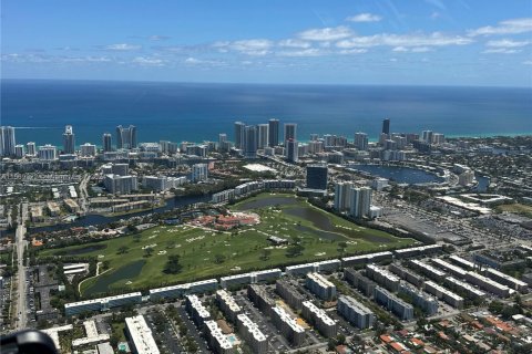 Condo in Hallandale Beach, Florida, 2 bedrooms  № 1864332 - photo 4