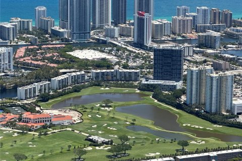 Condo in Hallandale Beach, Florida, 2 bedrooms  № 1864332 - photo 5