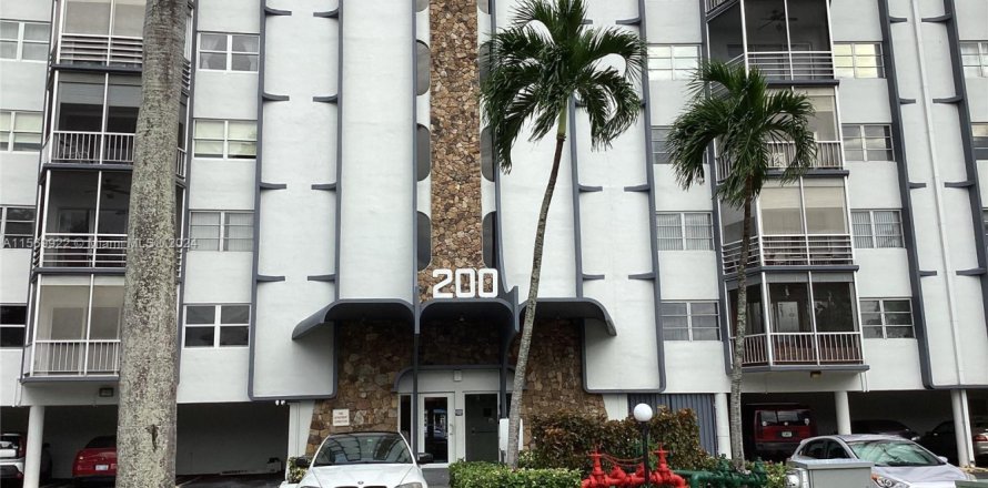 Condo in Hallandale Beach, Florida, 2 bedrooms  № 1864332