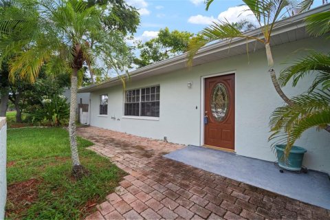 Villa ou maison à vendre à Apollo Beach, Floride: 3 chambres, 117.52 m2 № 1835611 - photo 2