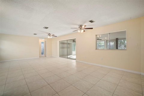Villa ou maison à vendre à Apollo Beach, Floride: 3 chambres, 117.52 m2 № 1835611 - photo 13