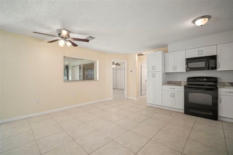 Villa ou maison à vendre à Apollo Beach, Floride: 3 chambres, 117.52 m2 № 1835611 - photo 17
