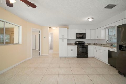 Villa ou maison à vendre à Apollo Beach, Floride: 3 chambres, 117.52 m2 № 1835611 - photo 18
