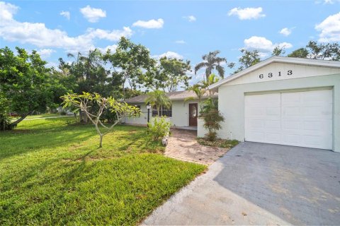 Villa ou maison à vendre à Apollo Beach, Floride: 3 chambres, 117.52 m2 № 1835611 - photo 3