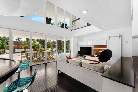 Villa ou maison à vendre à Miami, Floride: 7 chambres, 557.41 m2 № 1644990 - photo 6