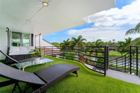 Villa ou maison à vendre à Miami, Floride: 7 chambres, 557.41 m2 № 1644990 - photo 25