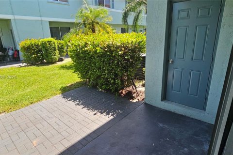 Touwnhouse à vendre à Riviera Beach, Floride: 2 chambres, 113.99 m2 № 1711515 - photo 30