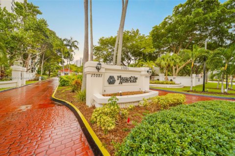 Condo in Sunny Isles Beach, Florida, 1 bedroom  № 1804207 - photo 24