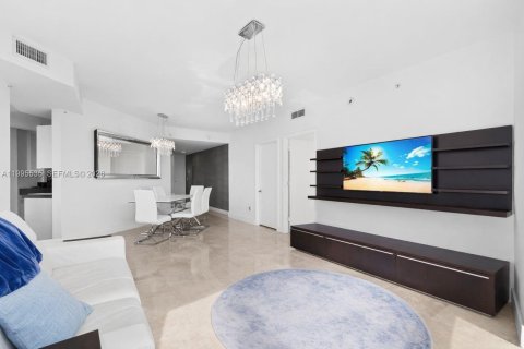 Condominio en venta en Sunny Isles Beach, Florida, 2 dormitorios, 119.75 m2 № 2063780 - foto 10