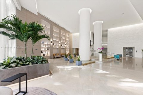 Condominio en venta en Sunny Isles Beach, Florida, 2 dormitorios, 119.75 m2 № 2063780 - foto 22