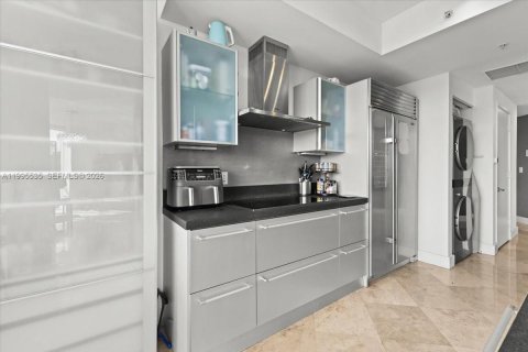 Condominio en venta en Sunny Isles Beach, Florida, 2 dormitorios, 119.75 m2 № 2063780 - foto 7